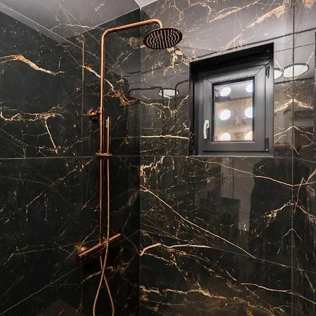 Luxury Old 자다르