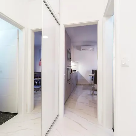 Luxury Old * ザダル