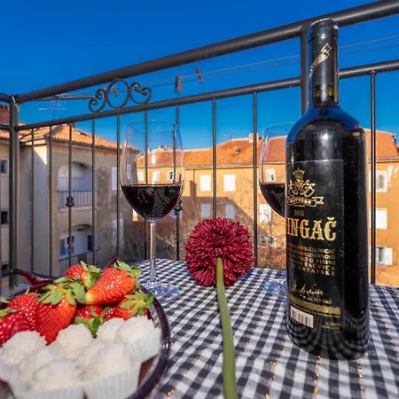 アパート Luxury Old ザダル